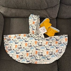 Freddie & Eddie Pancho & Rain boots set. Size: 6-12 month.